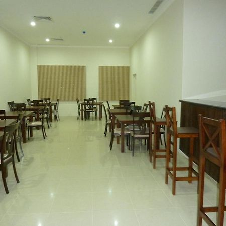 Rest Inn Hotel Suites 阿可贺巴 外观 照片