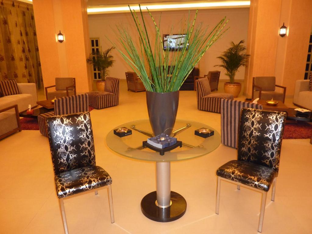 Rest Inn Hotel Suites 阿可贺巴 外观 照片