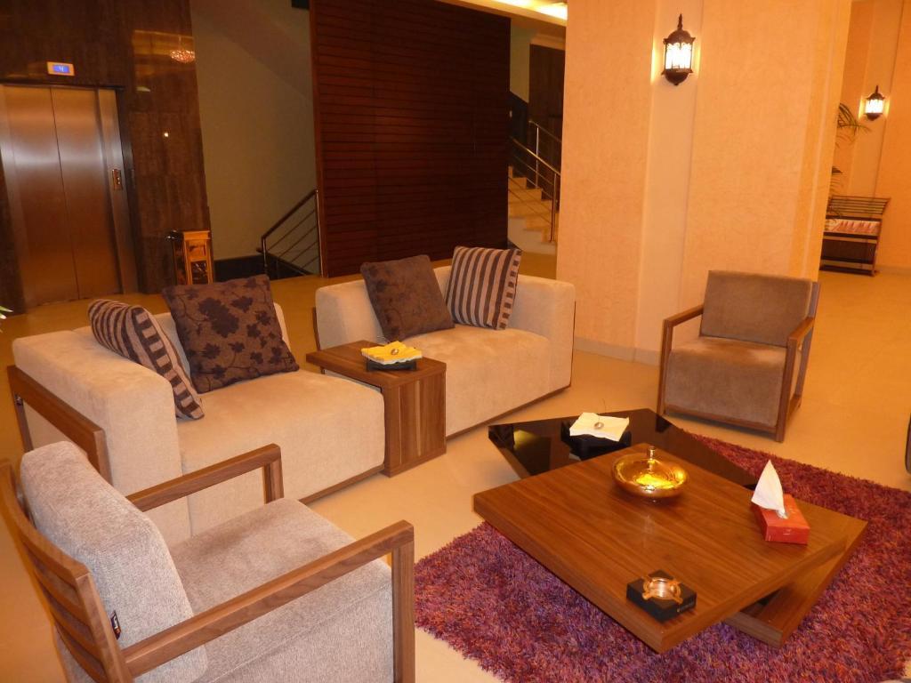 Rest Inn Hotel Suites 阿可贺巴 外观 照片
